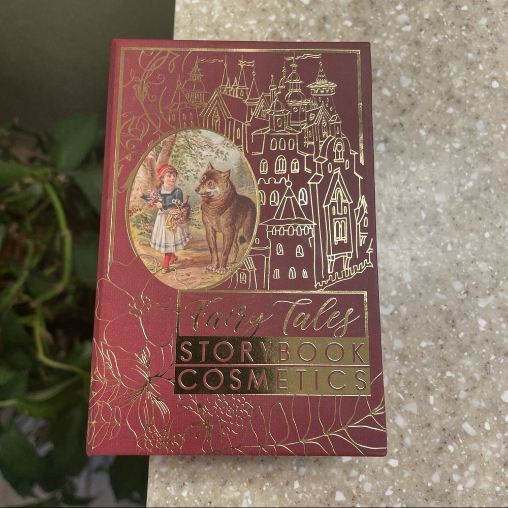 STORYBOOK COSMETICS Fairy Tale Red Riding Hood - Picture 3 of 4